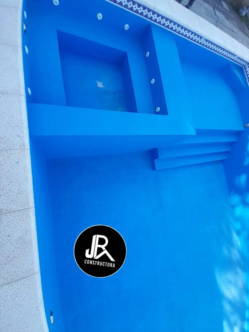 Piscina con hidromasaje